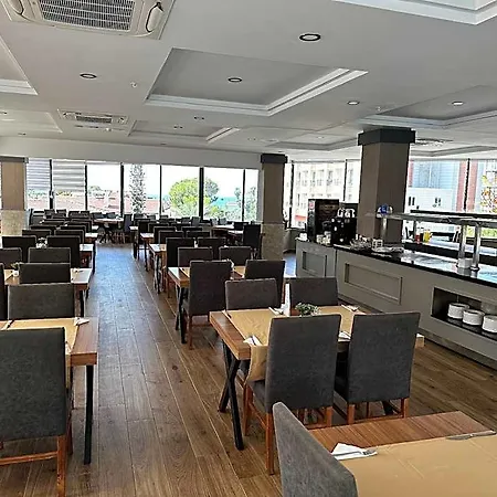 Golden Rock - 16 Adults Only 4*