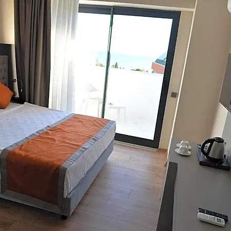 Hotel Golden Rock - 16 Adults Only 4*